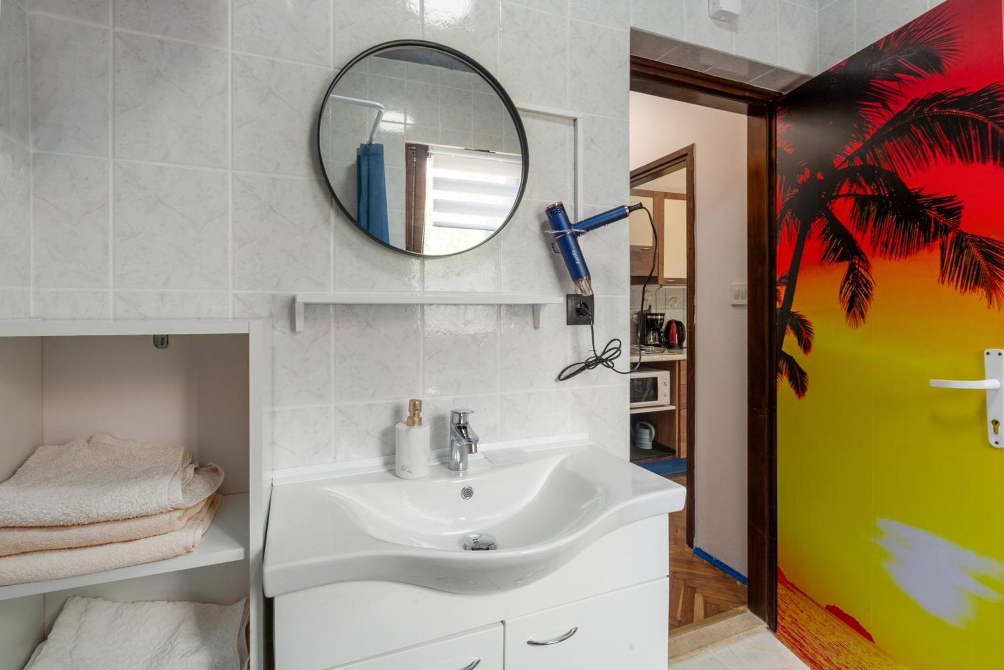 Exodus Apartment *
